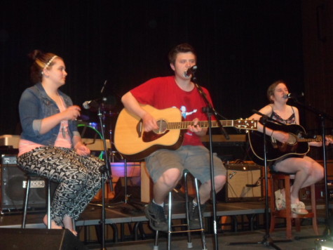 Seniors Mallory Chaney, Robert Greenburg, and Caitlin Dull blow away the audience with one of Caitlin's self-written songs. 