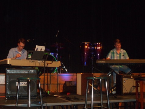 Senior Will Hume and junior Matthew Frutsche play different songs from movies on the electric piano, blowing away the crowd into awe. 