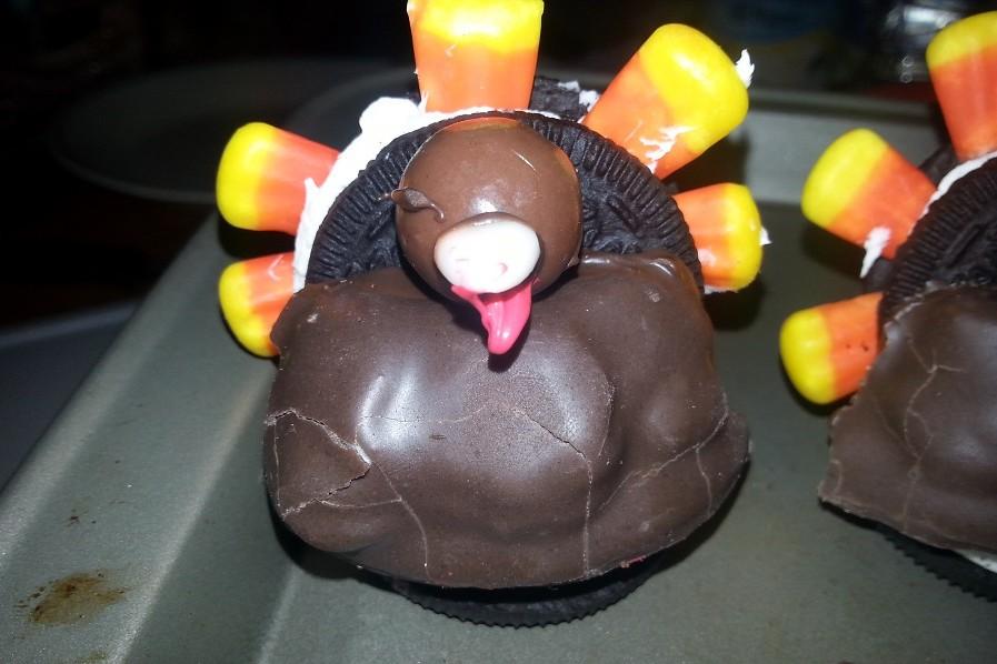This recipe is cute and delicious!  It includes candy and cookies formed together to make a cute little turkey, which helps lighten up the Thanksgiving feel!  This is perfect for both a dessert or a midday snack on turkey day!  Both kids and adults will love it!