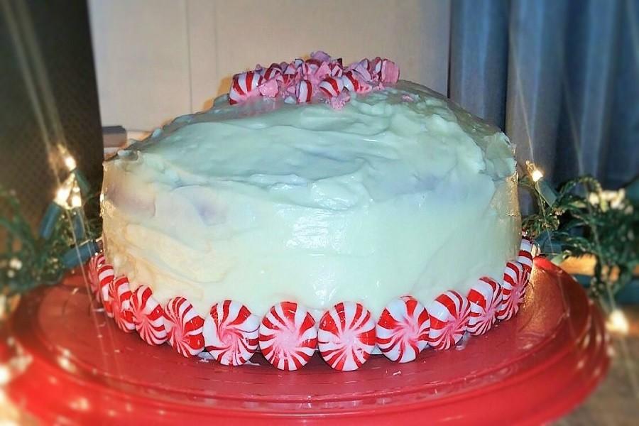 This scrumptious cake brings together the flavors of peppermint and red velvet to bring the perfect amount of peppermint into the typical red velvet taste.