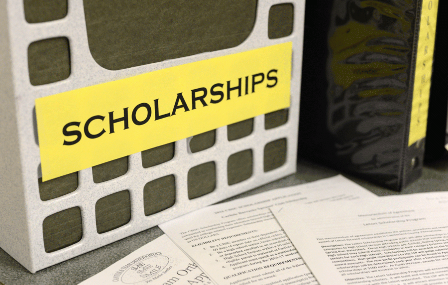 Carlisle High School offers many opportunities for help in applying for scholarships to its students. 