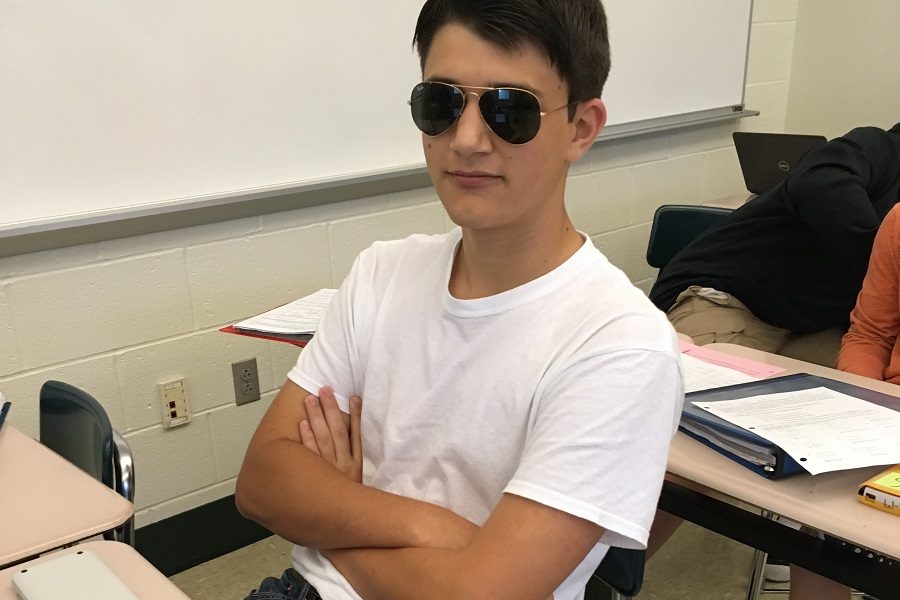 Sophomore David Curry was inspired by his favorite movie, Top Gun (1986) for his throwback outfit. Old movies made easy costume ideas.