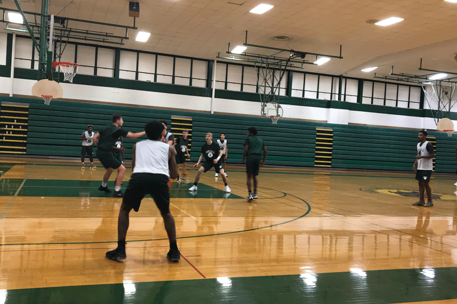 The boys basketball teams prepares for their 2017-2018 season with winter workouts.  The team has a lot of new players that have been working hard to find success on the court this year.
