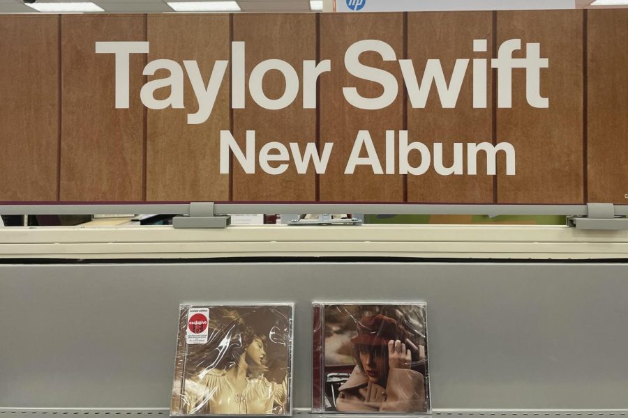Taylor+Swift+releases+new+album%2C+Midnights.+Carlisle+Target+sells+out+the+whole+rack