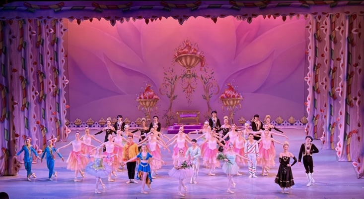 FINAL BOW: Audience applauds CPYB after an amazing performance of The Nutcracker during the 2022 season. 