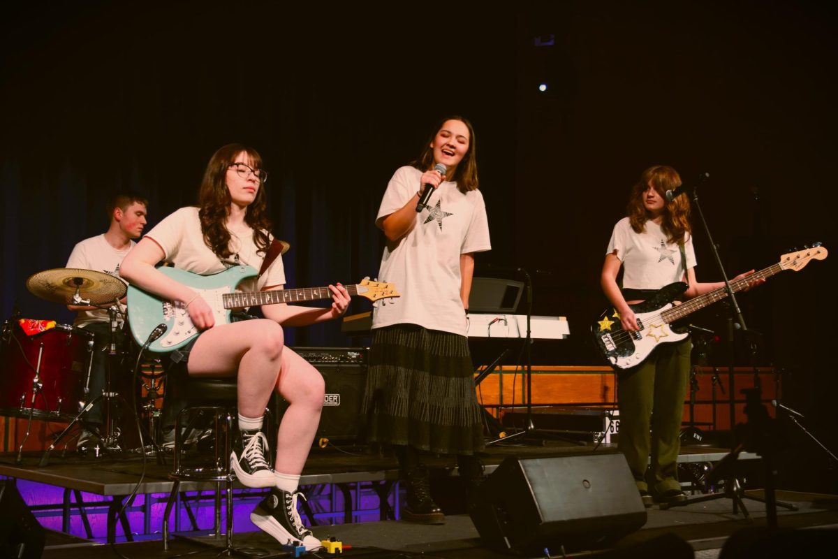 Static Station: Tom Gehman (back), Sarah Forrester (left), Elena Rasmussen (middle), Eva Ball (right)