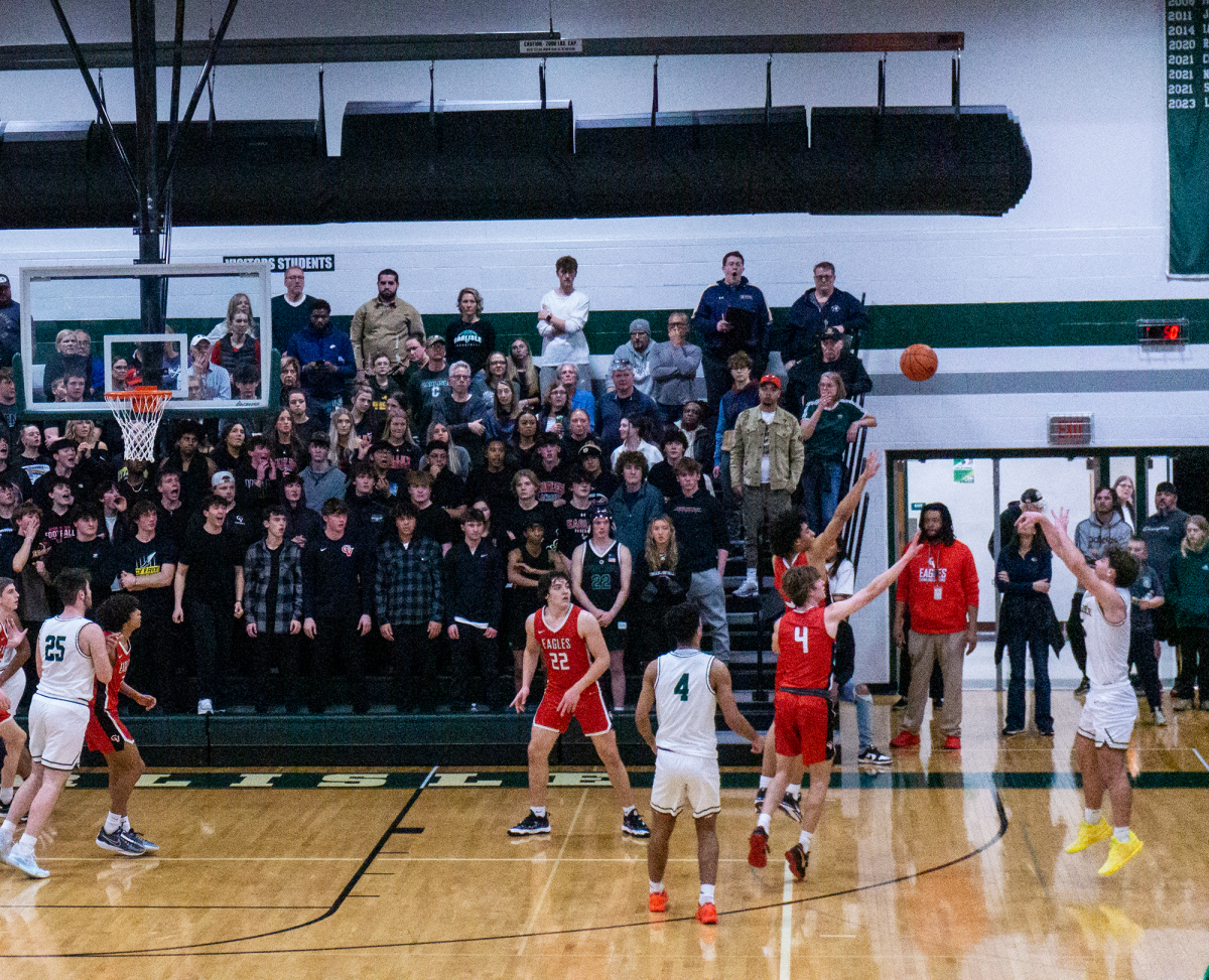 Lucas Ream drains a 3-pointer.