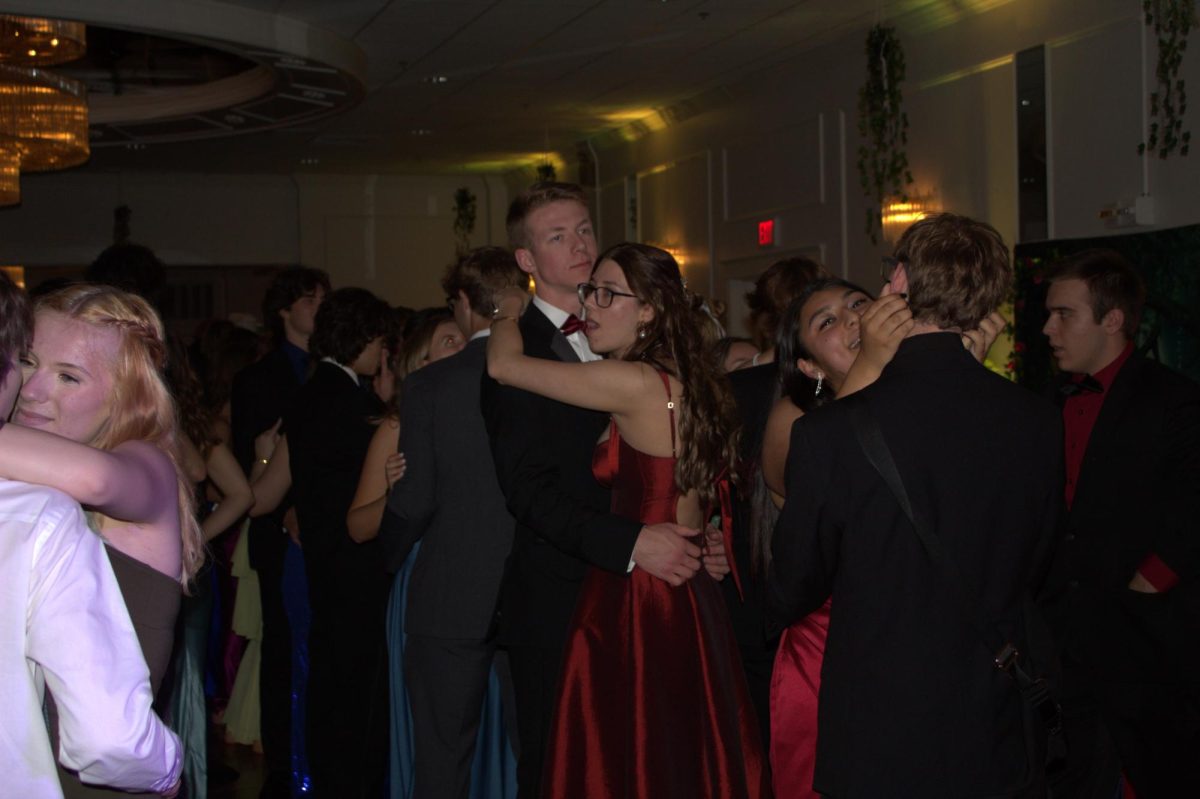 More lovely couples.